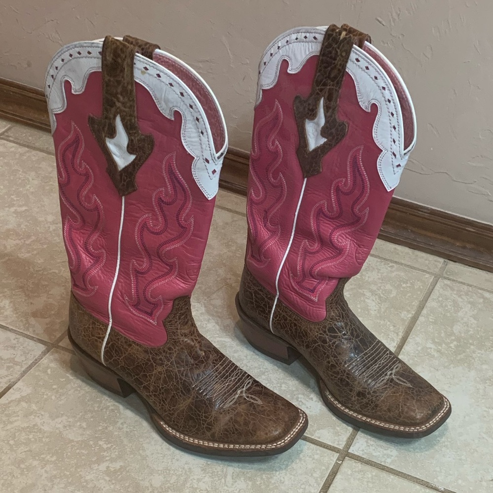 Ariat Crossfire Caliente Cowboy Boots